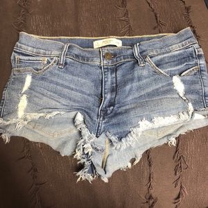 A&F BOOOOOOTY shorts